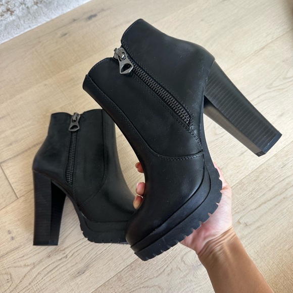 Faux leather boots - NEW - Picture 1 of 7